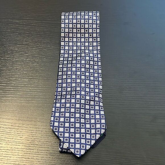 Men's Shades of Blue Tommy Hilfiger Diamond Pattern Tie / Necktie - Picture 3 of 7